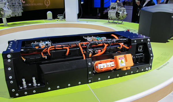 Enhancing Electric Vehicle Battery Performance and Longevity through Advanced Cooling Technology